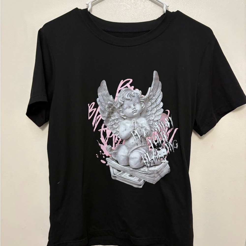 SHEIN Black and Pink Short Sleeve Tees with Graphic Design